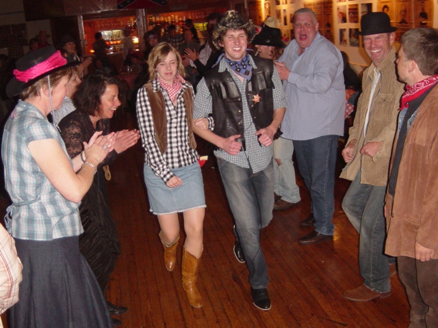 BARN DANCE CALLER IN DERBYSHIRE