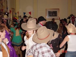 BARN DANCE AND LINE DANCE CALLER HIRE